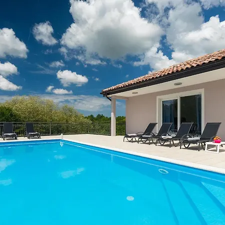 Holiday home Heaven