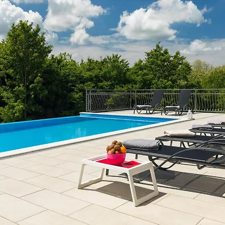 Holiday home Heaven